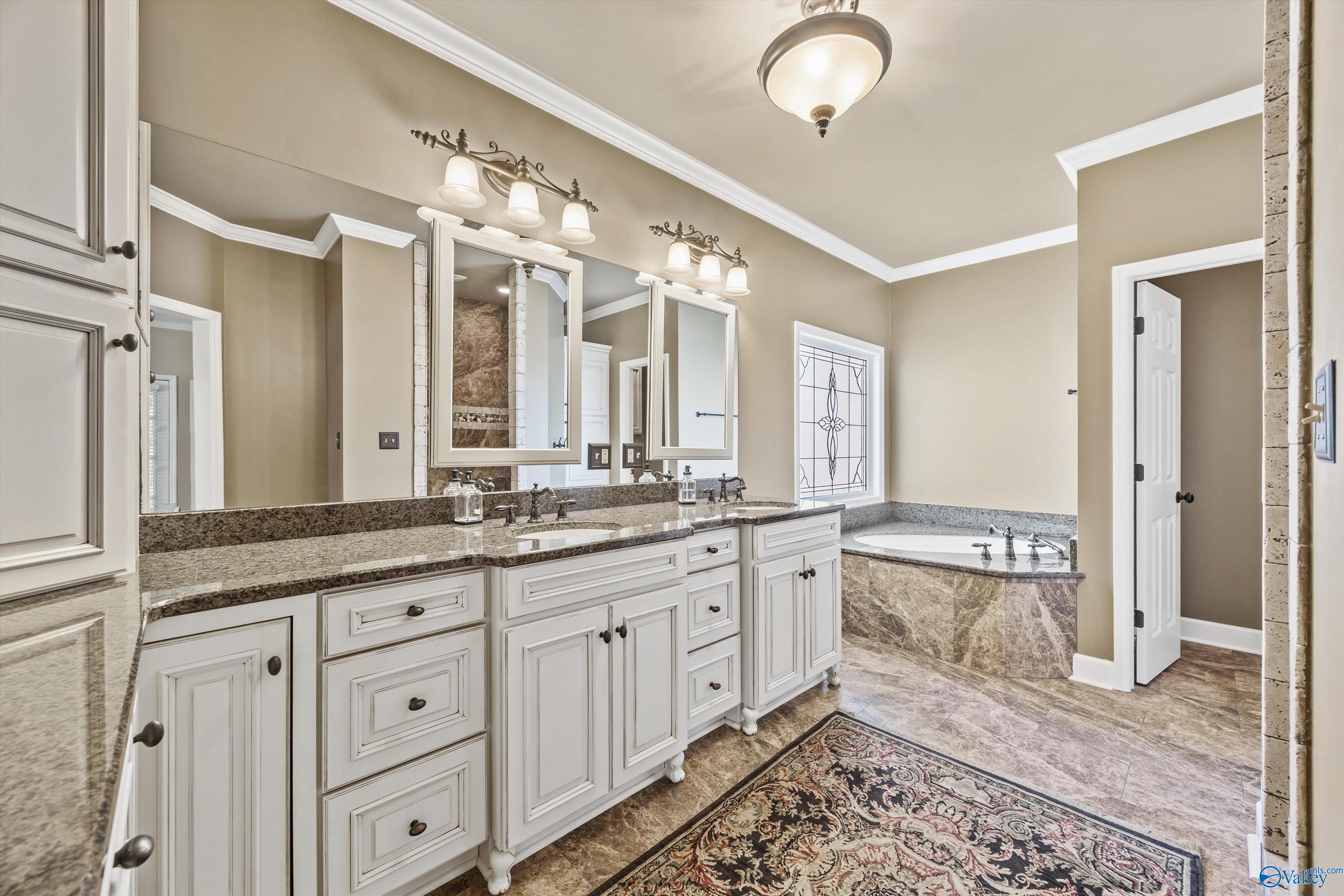 Owens Cross Roads, Alabama, 35763, United States, 5 Bedrooms Bedrooms, ,2.5 BathroomsBathrooms,Residential,Forsale,2007713