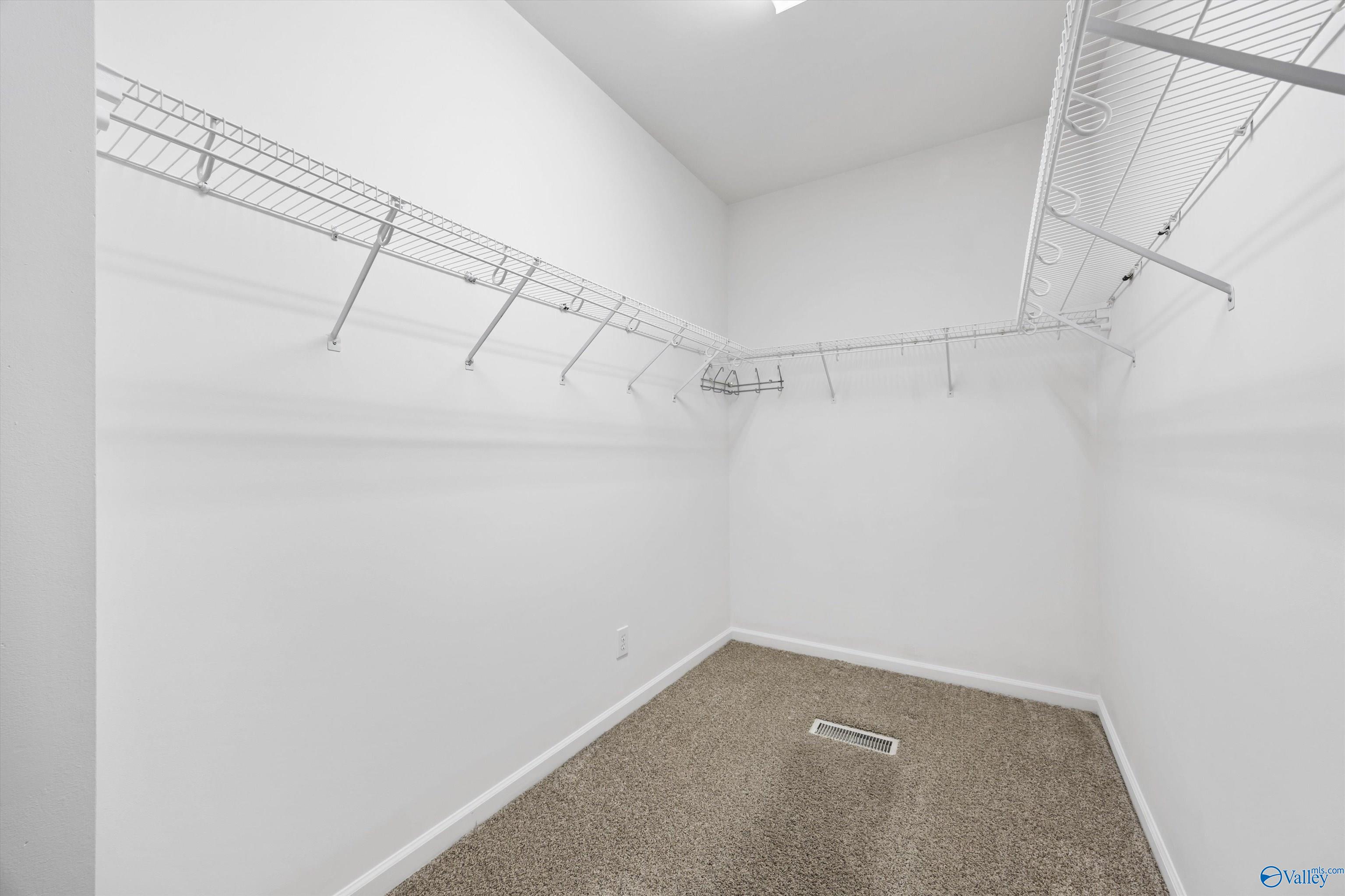 Owens Cross Roads, Alabama, 35763, United States, 5 Bedrooms Bedrooms, ,2.5 BathroomsBathrooms,Residential,Forsale,2007713