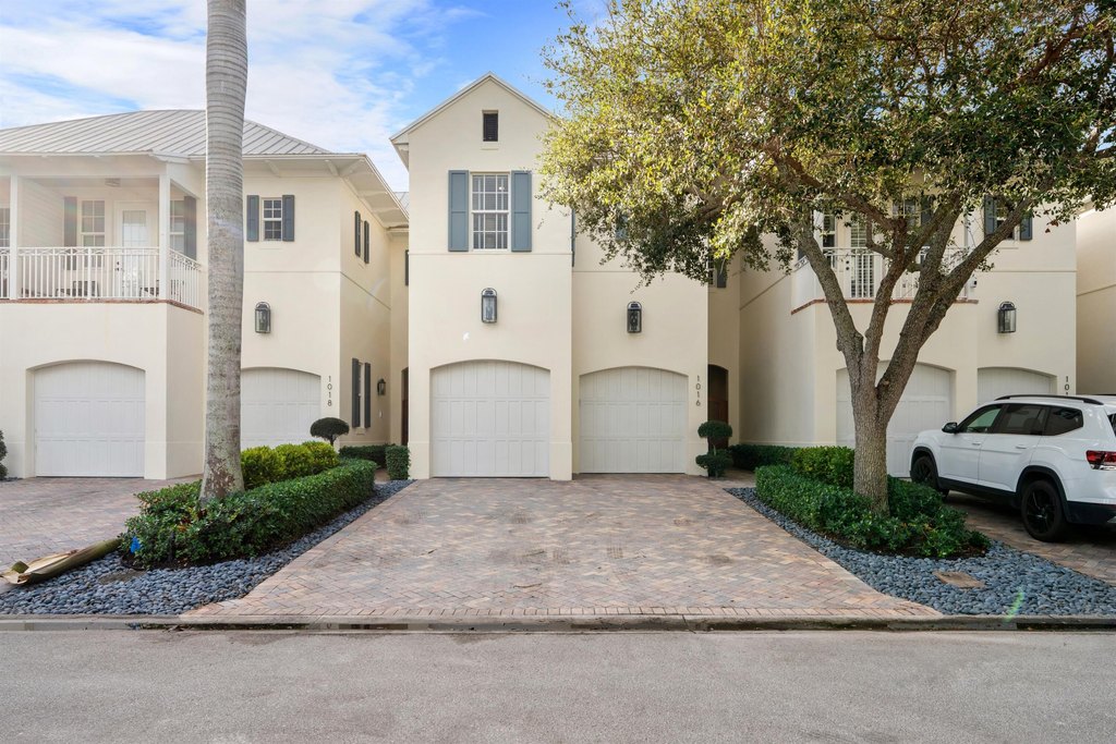 Delray Beach, Florida, 33483, United States, 3 Bedrooms Bedrooms, ,2.5 BathroomsBathrooms,Residential,Forsale,2010634