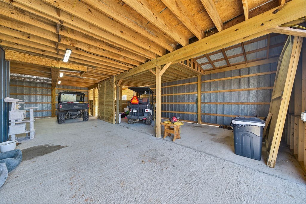 Pall Mall, Tennessee, 38577, United States, 2 Bedrooms Bedrooms, ,1.5 BathroomsBathrooms,Residential,Forsale,2010946