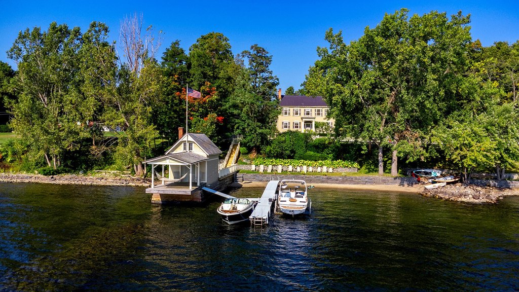 Essex, New York, 12936, United States, 6 Bedrooms Bedrooms, ,5.5 BathroomsBathrooms,Residential,Forsale,1999411