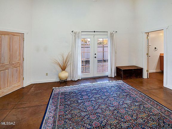 Tucson, Arizona, 85701, United States, 2 Bedrooms Bedrooms, ,3 BathroomsBathrooms,Residential,Forsale,1963517