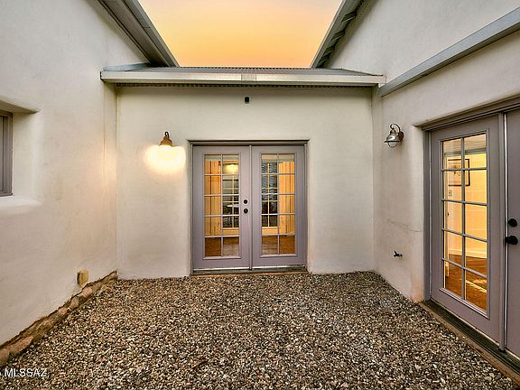 Tucson, Arizona, 85701, United States, 2 Bedrooms Bedrooms, ,3 BathroomsBathrooms,Residential,Forsale,1963517