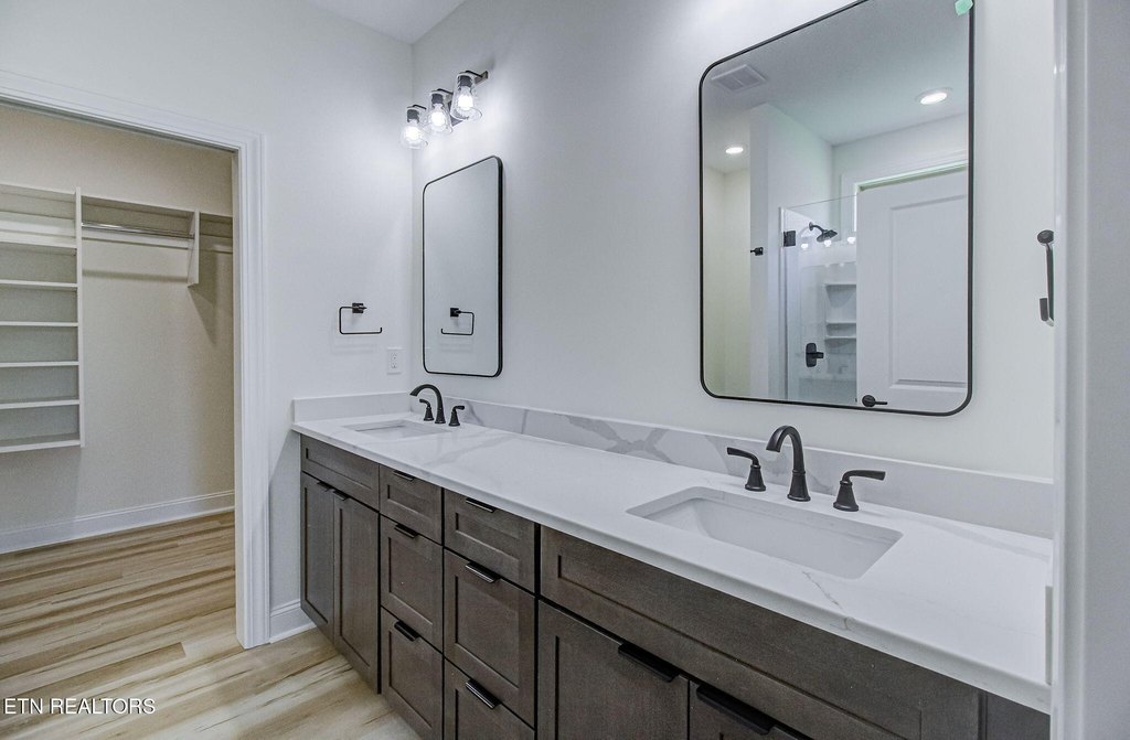 Vonore, Tennessee, 37885, United States, 3 Bedrooms Bedrooms, ,2 BathroomsBathrooms,Residential,Forsale,1910198