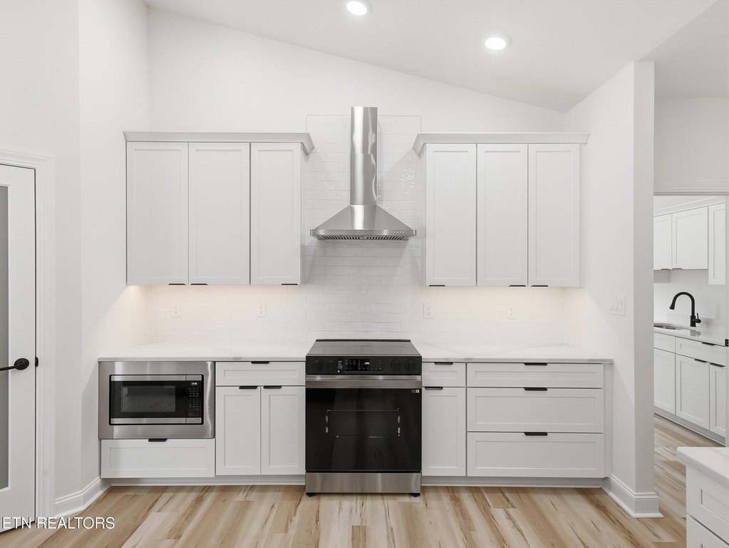 Vonore, Tennessee, 37885, United States, 3 Bedrooms Bedrooms, ,2 BathroomsBathrooms,Residential,Forsale,1910198