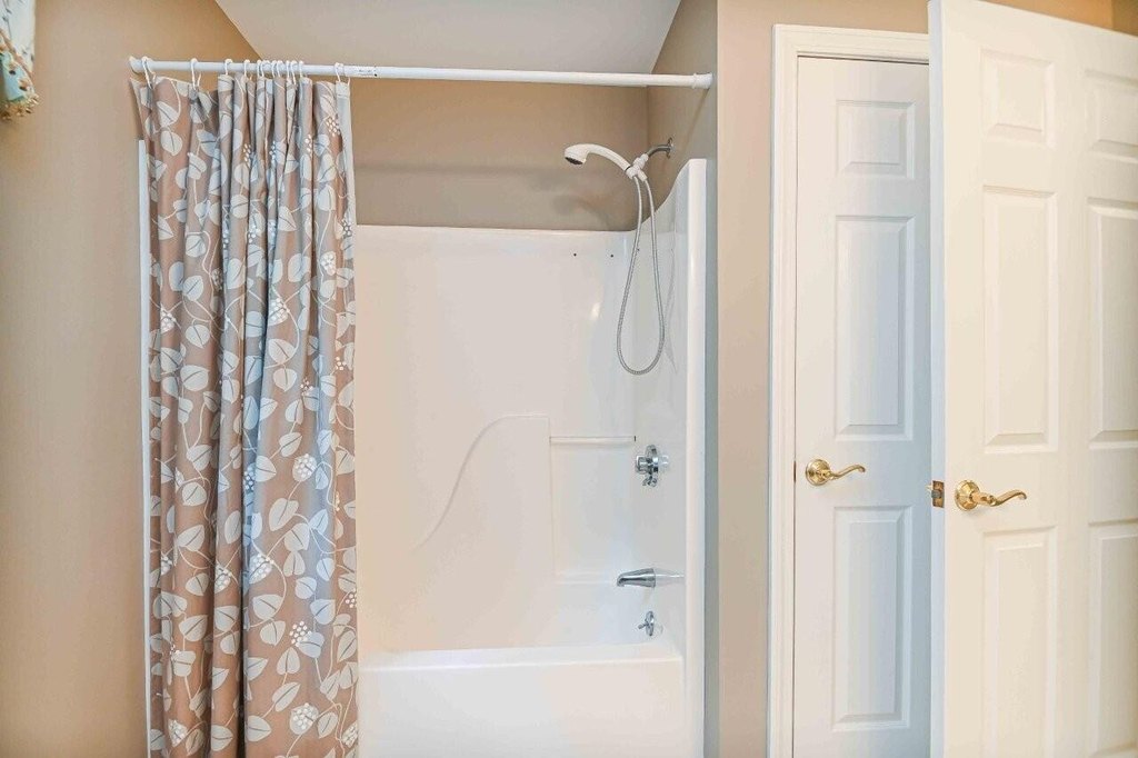 York, Maine, 03909, United States, 2 Bedrooms Bedrooms, ,2 BathroomsBathrooms,Residential,Forsale,1941227