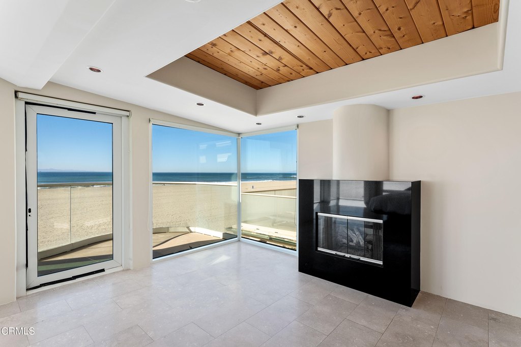 Oxnard, California, 93035, United States, 4 Bedrooms Bedrooms, ,4.5 BathroomsBathrooms,Residential,Forsale,1985940