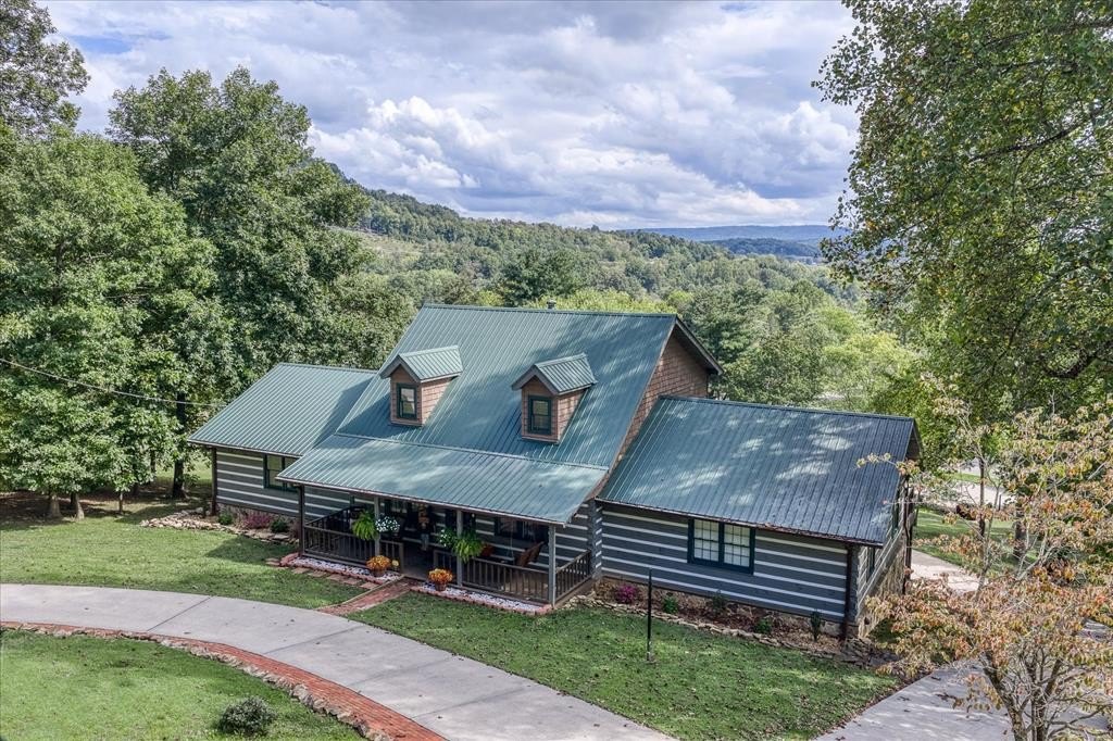 Livingston, Tennessee, 38570, United States, 5 Bedrooms Bedrooms, ,3 BathroomsBathrooms,Residential,Forsale,1968520