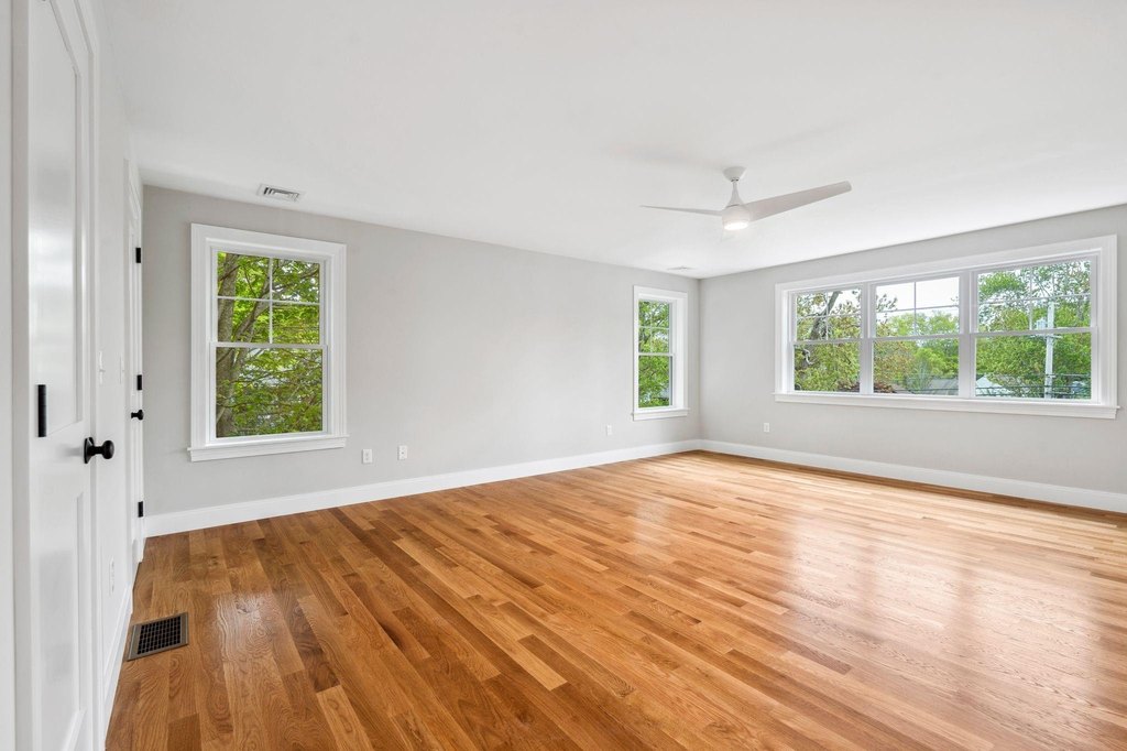 Kittery, Maine, 03905, United States, 4 Bedrooms Bedrooms, ,2.5 BathroomsBathrooms,Residential,Forsale,2002410