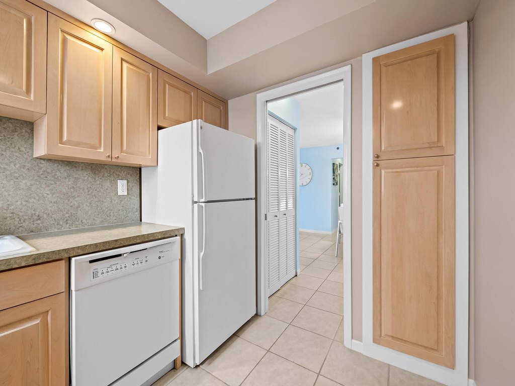 Highland Beach, Florida, 33487, United States, 2 Bedrooms Bedrooms, ,2 BathroomsBathrooms,Residential,Forsale,1969926