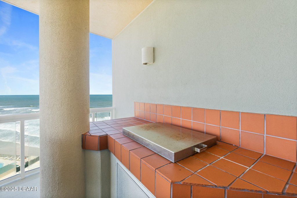 Daytona Beach Shores, Florida, 32118, United States, 2 Bedrooms Bedrooms, ,2.5 BathroomsBathrooms,Residential,Forsale,1964585