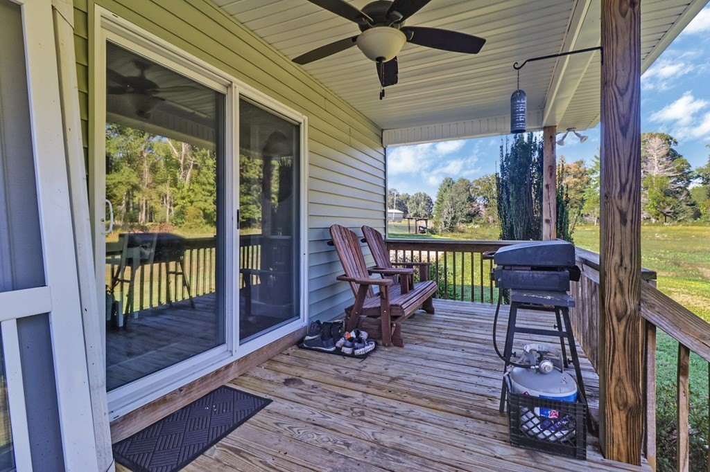 Jamestown, Tennessee, 38556, United States, 3 Bedrooms Bedrooms, ,2 BathroomsBathrooms,Residential,Forsale,1968518