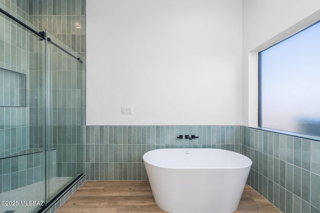 Tucson, Arizona, 85730, United States, 3 Bedrooms Bedrooms, ,3 BathroomsBathrooms,Residential,Forsale,2004422