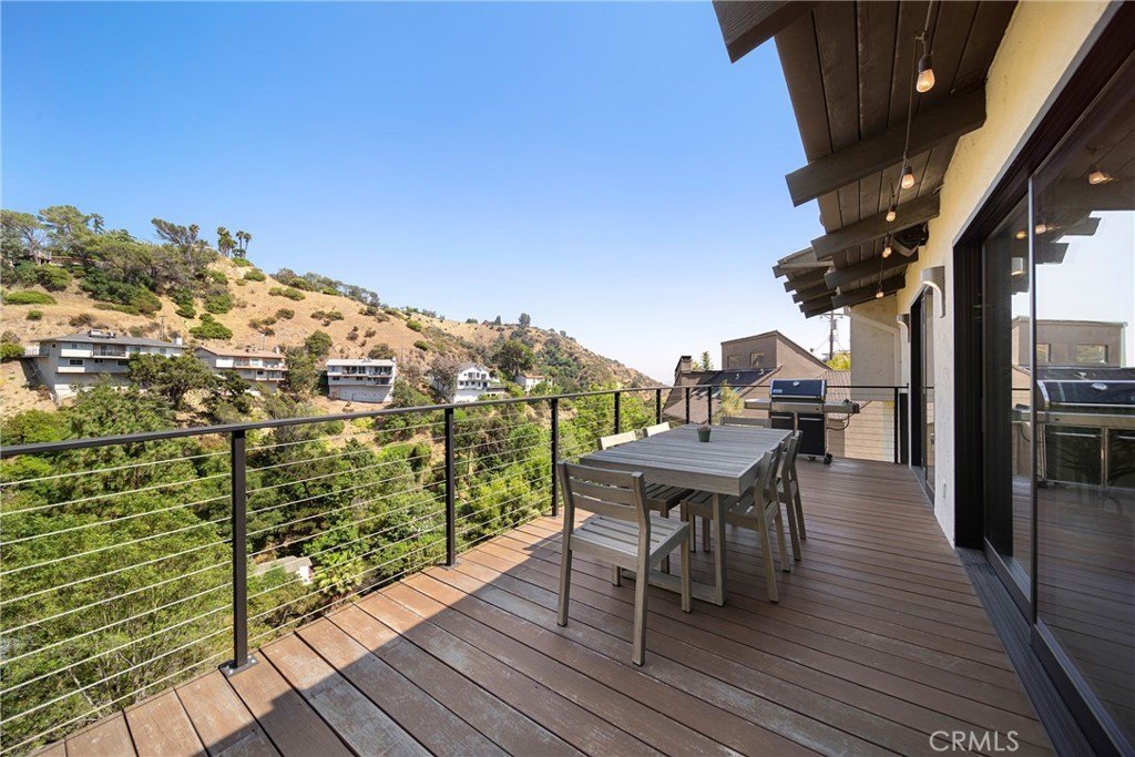 Los Angeles, California, 90046, United States, 3 Bedrooms Bedrooms, ,2 BathroomsBathrooms,Residential,Forsale,1985943