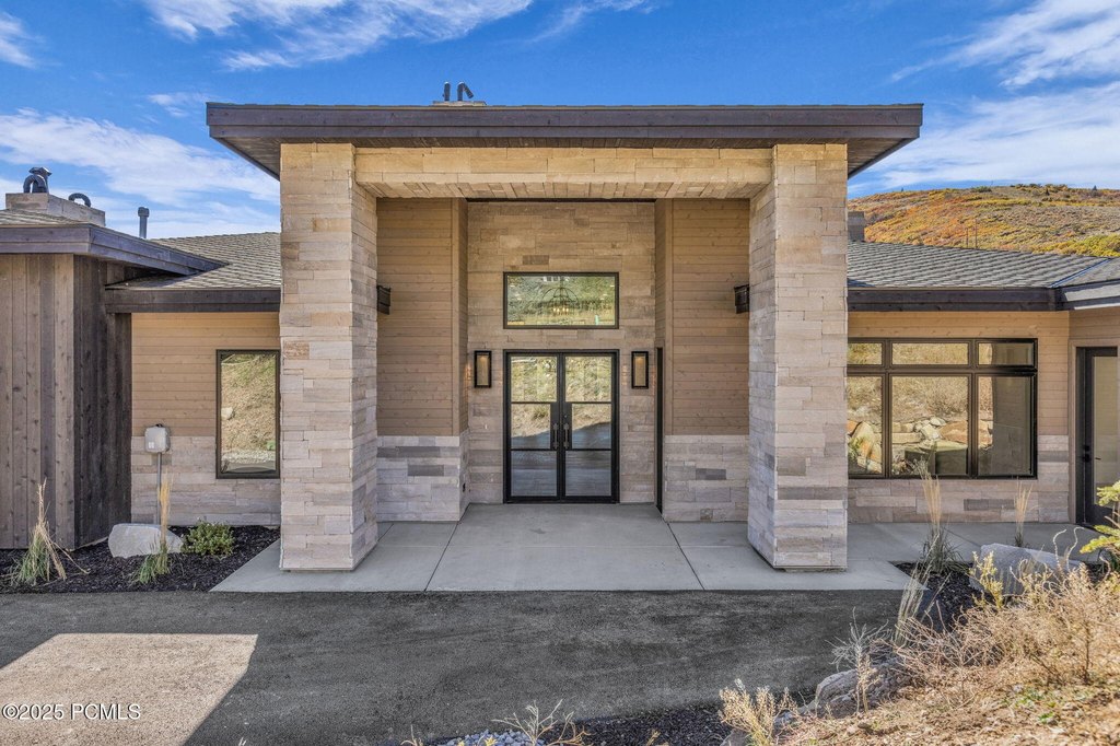 Kamas, Utah, 84036, United States, 4 Bedrooms Bedrooms, ,4.5 BathroomsBathrooms,Residential,Forsale,1994170