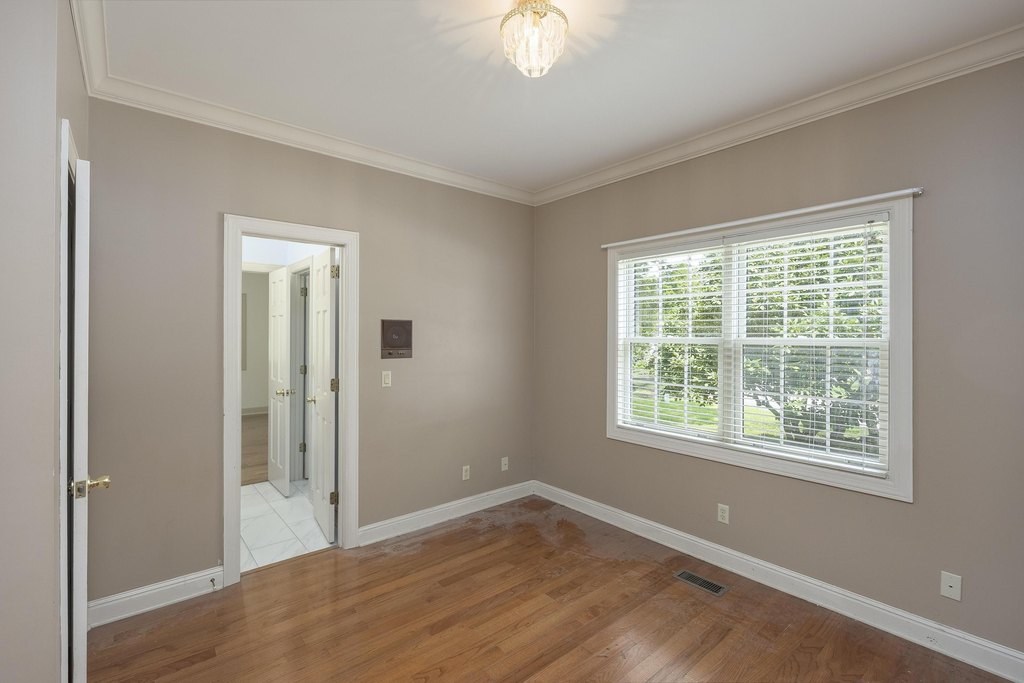 Signal Mountain, Tennessee, 37377, United States, 5 Bedrooms Bedrooms, ,3.5 BathroomsBathrooms,Residential,Forsale,1995325