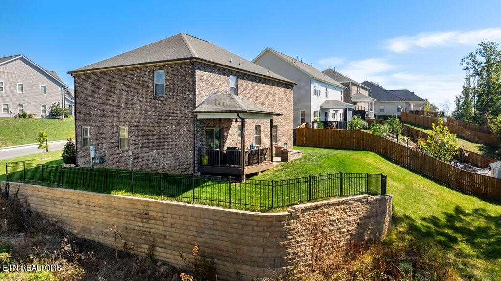 Lenoir City, Tennessee, 37771, United States, 4 Bedrooms Bedrooms, ,3.5 BathroomsBathrooms,Residential,Forsale,1973586