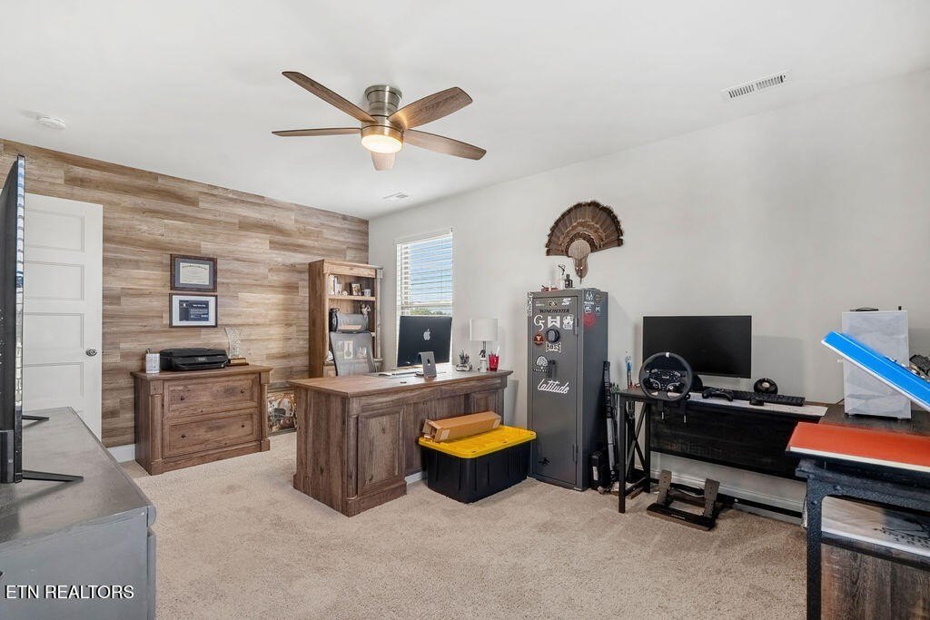 Lenoir City, Tennessee, 37771, United States, 4 Bedrooms Bedrooms, ,3.5 BathroomsBathrooms,Residential,Forsale,1973586