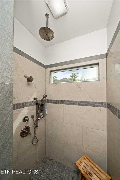 Crossville, Tennessee, 38572, United States, 3 Bedrooms Bedrooms, ,3.5 BathroomsBathrooms,Residential,Forsale,1886022