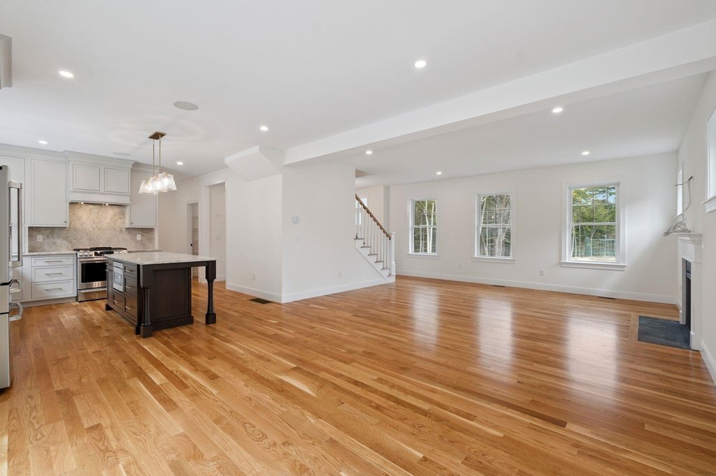 Kittery, Maine, 03905, United States, 4 Bedrooms Bedrooms, ,2.5 BathroomsBathrooms,Residential,Forsale,1968473