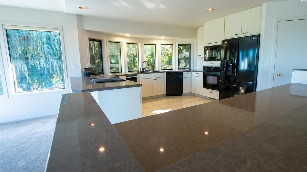 Richland, Washington, 99352, United States, 2 Bedrooms Bedrooms, ,3 BathroomsBathrooms,Residential,Forsale,1922429