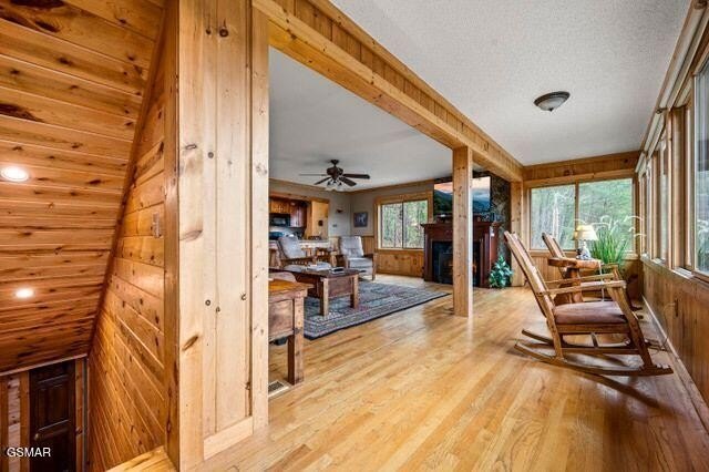 Sevierville, Tennessee, 37862, United States, 3 Bedrooms Bedrooms, ,3 BathroomsBathrooms,Residential,Forsale,1910187