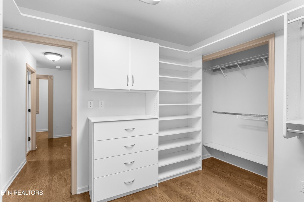 Loudon, Tennessee, 37774, United States, 4 Bedrooms Bedrooms, ,3 BathroomsBathrooms,Residential,Forsale,1971863