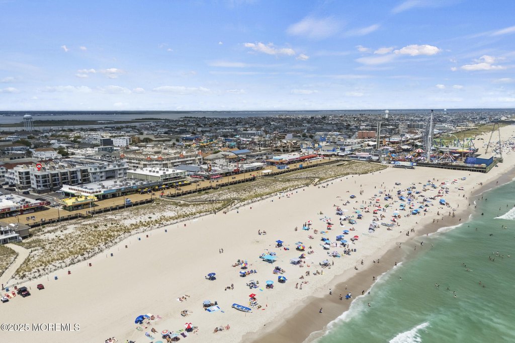 Seaside Heights, New Jersey, 08751, United States, 4 Bedrooms Bedrooms, ,4.5 BathroomsBathrooms,Residential,Forsale,2001421