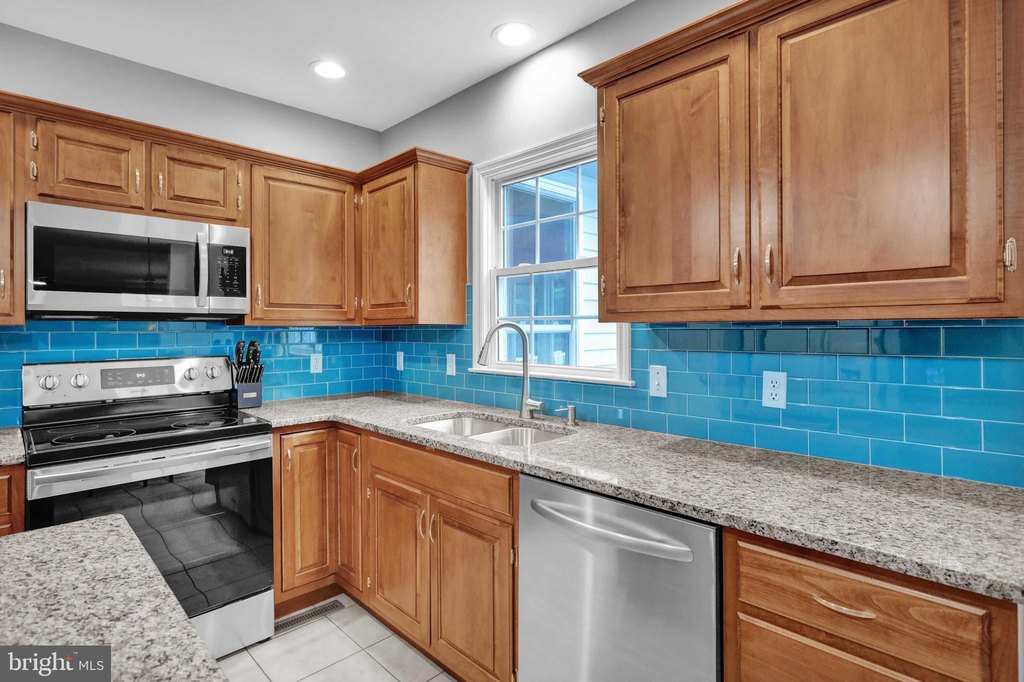 SINKING SPRING, Pennsylvania, 19608, United States, 6 Bedrooms Bedrooms, ,3.5 BathroomsBathrooms,Residential,Forsale,2009568