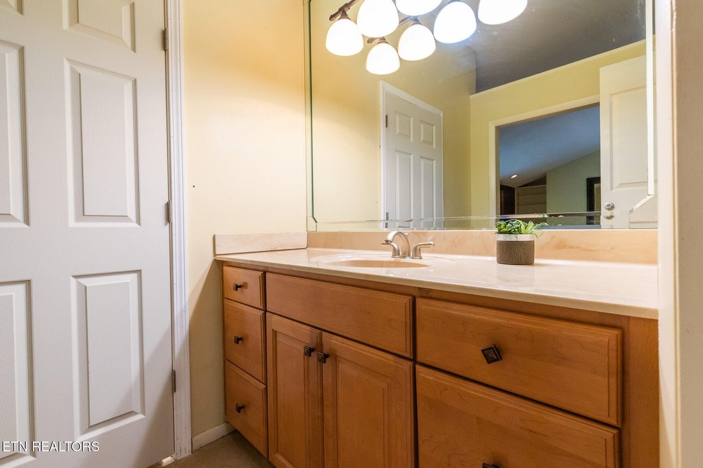 Knoxville, Tennessee, 37919, United States, 4 Bedrooms Bedrooms, ,3.5 BathroomsBathrooms,Residential,Forsale,1893800