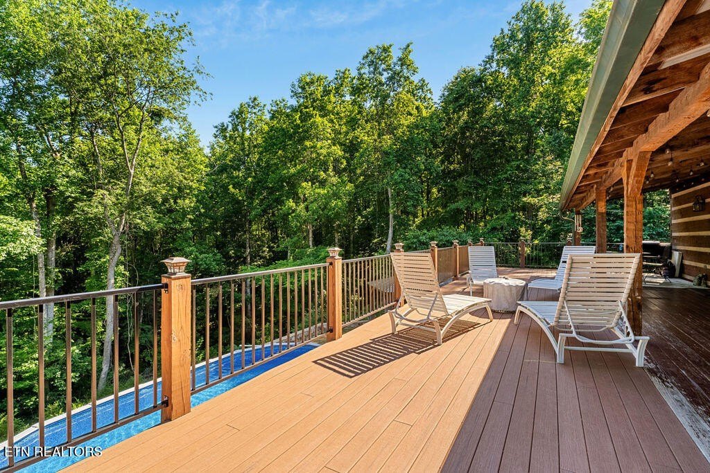 Lenoir City, Tennessee, 37771, United States, 4 Bedrooms Bedrooms, ,3.5 BathroomsBathrooms,Residential,Forsale,1960213