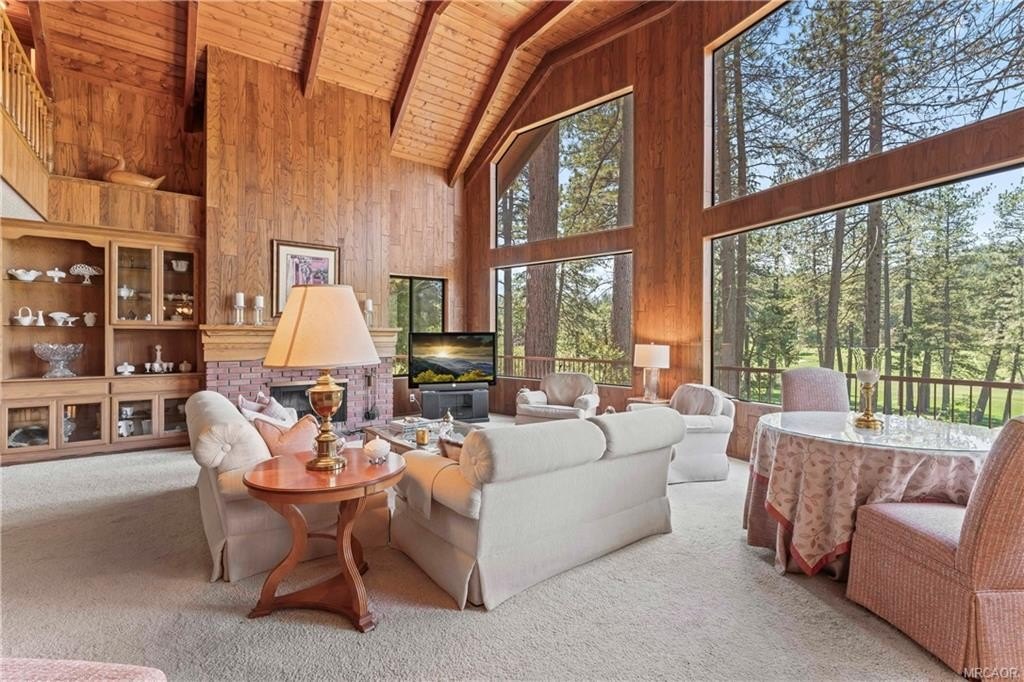 Lake Arrowhead, California, 92352, United States, 5 Bedrooms Bedrooms, ,5 BathroomsBathrooms,Residential,Forsale,1886287