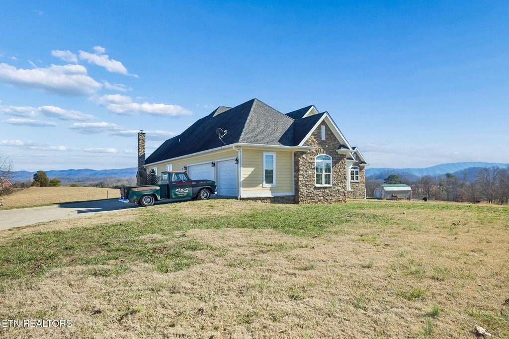 Maryville, Tennessee, 37801, United States, 4 Bedrooms Bedrooms, ,3.5 BathroomsBathrooms,Residential,Forsale,2011912