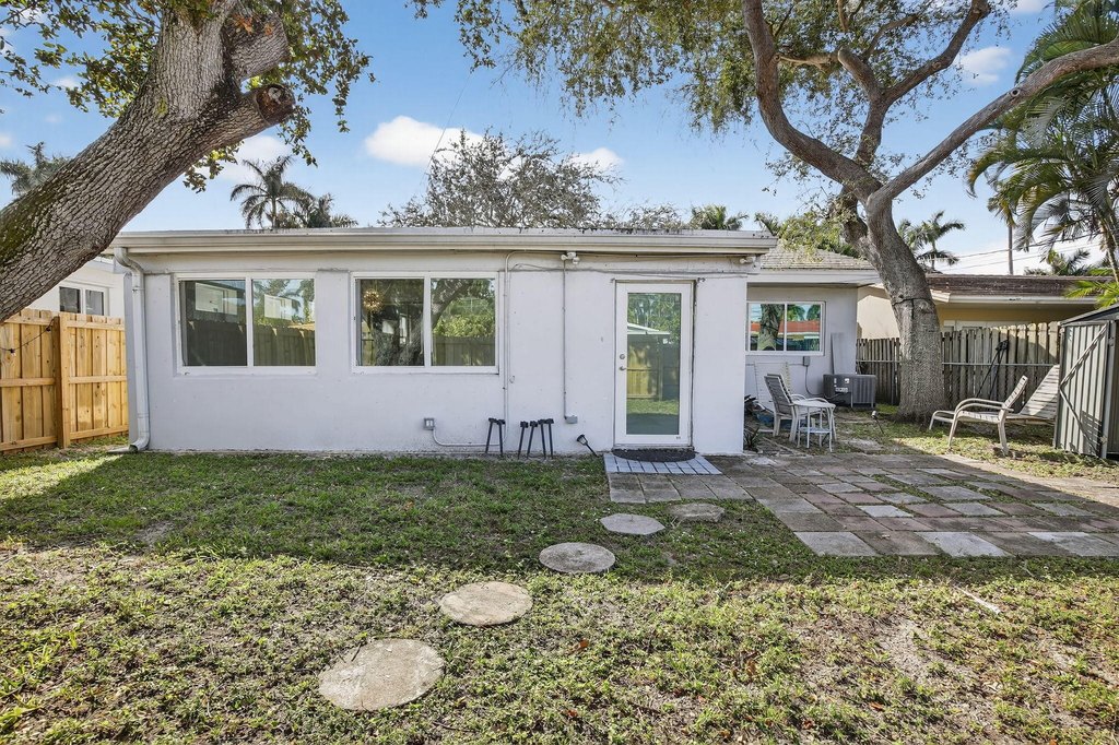 Hollywood, Florida, 33019, United States, 3 Bedrooms Bedrooms, ,2 BathroomsBathrooms,Residential,Forsale,2009886