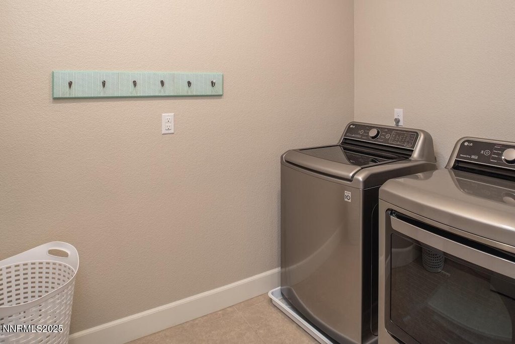 Reno, Nevada, 89521, United States, 4 Bedrooms Bedrooms, ,2.5 BathroomsBathrooms,Residential,Forsale,2012839