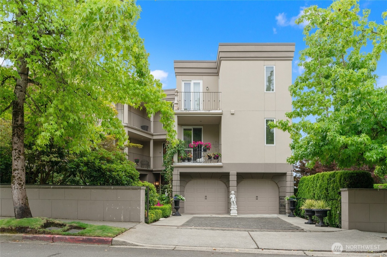 Kirkland, Washington, 98033, United States, 3 Bedrooms Bedrooms, ,3 BathroomsBathrooms,Residential,Forsale,1965877