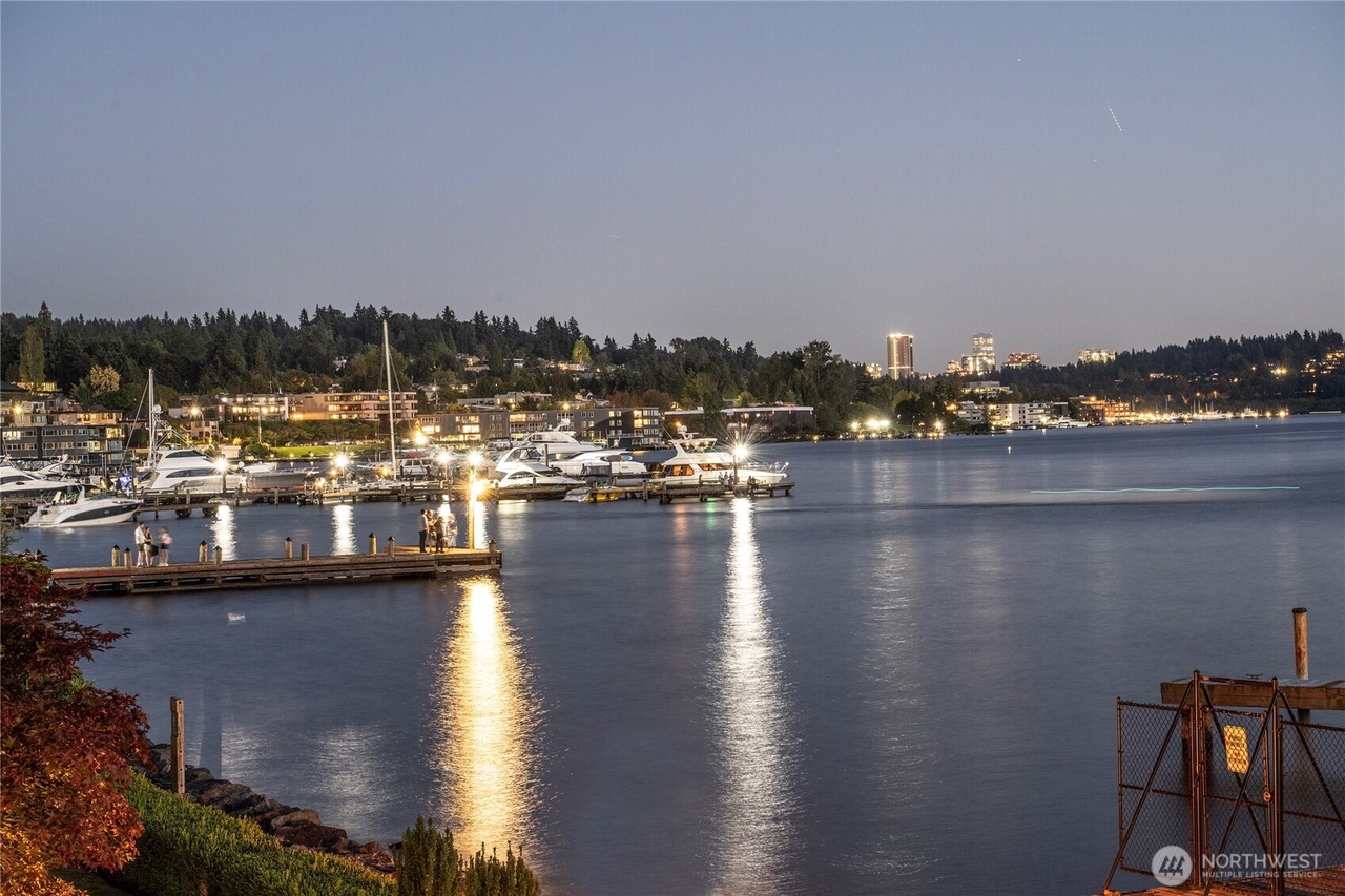 Kirkland, Washington, 98033, United States, 3 Bedrooms Bedrooms, ,3 BathroomsBathrooms,Residential,Forsale,1965877