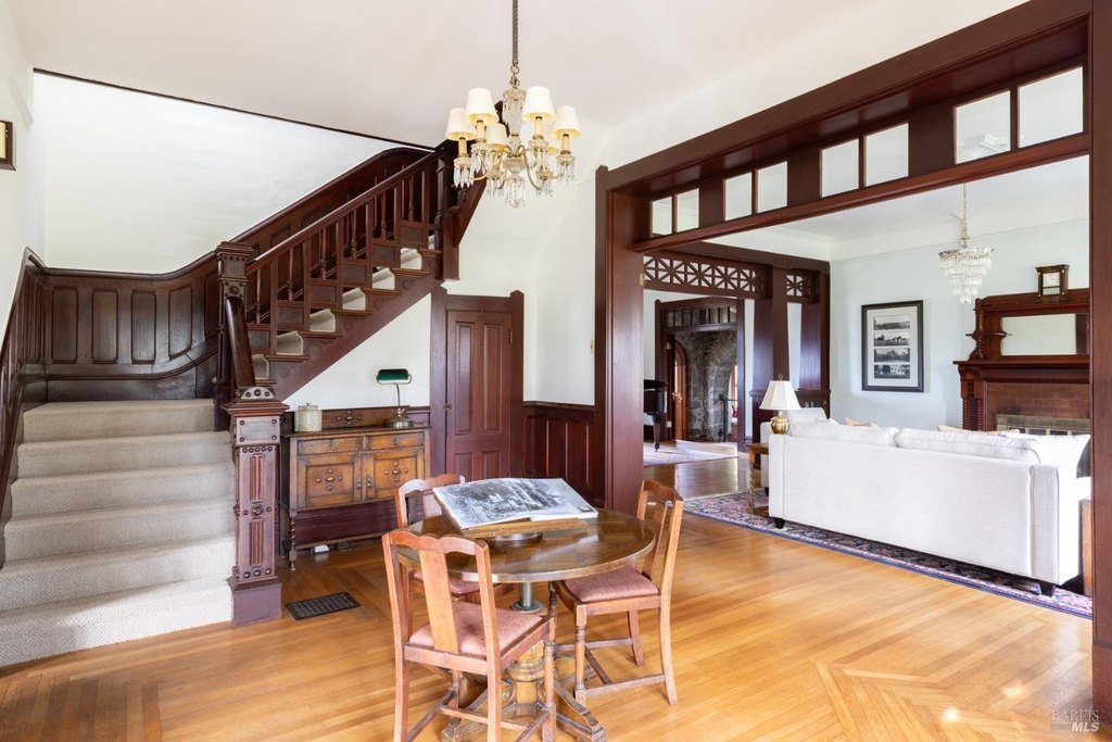 Windsor, California, 95492, United States, 5 Bedrooms Bedrooms, ,4 BathroomsBathrooms,Residential,Forsale,2004744