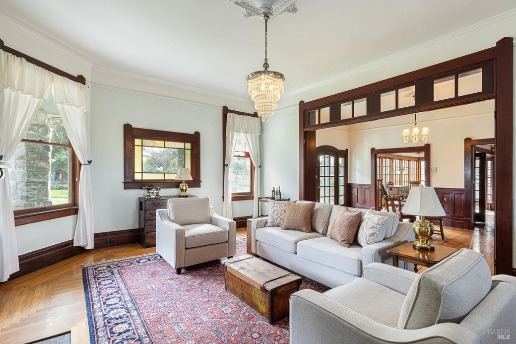 Windsor, California, 95492, United States, 5 Bedrooms Bedrooms, ,4 BathroomsBathrooms,Residential,Forsale,2004744