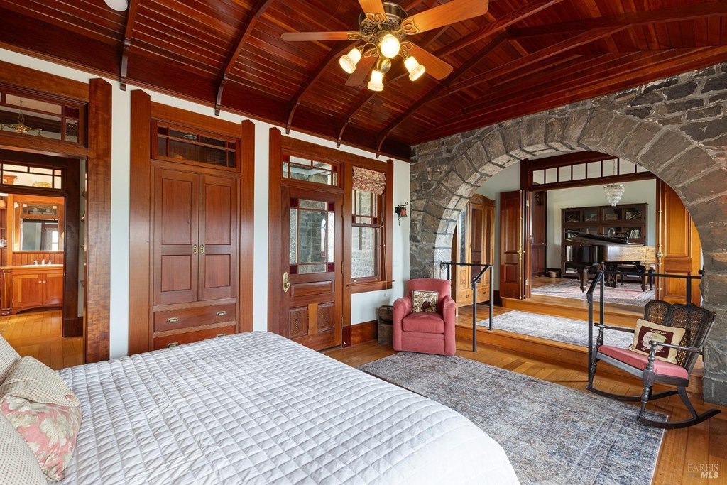 Windsor, California, 95492, United States, 5 Bedrooms Bedrooms, ,4 BathroomsBathrooms,Residential,Forsale,2004744