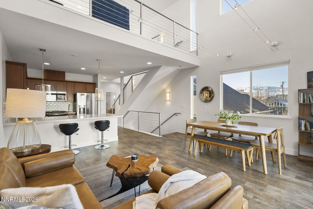 Reno, Nevada, 89501, United States, 2 Bedrooms Bedrooms, ,2 BathroomsBathrooms,Residential,Forsale,2012836