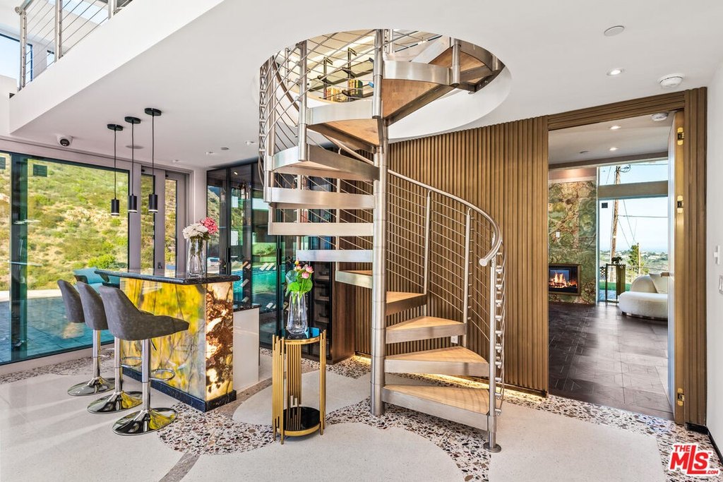 Malibu, California, 90265, United States, 3 Bedrooms Bedrooms, ,3 BathroomsBathrooms,Residential,Forsale,1985955