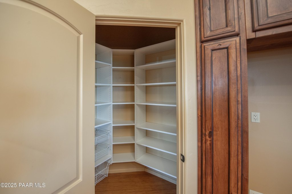 Prescott, Arizona, 86301, United States, 3 Bedrooms Bedrooms, ,4 BathroomsBathrooms,Residential,Forsale,1994056