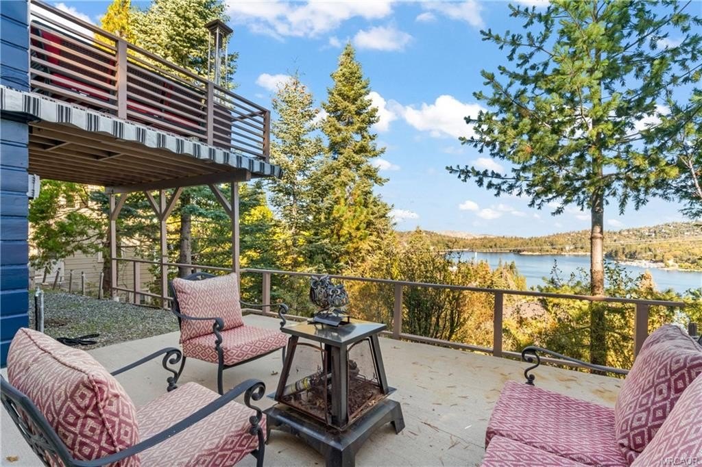 Lake Arrowhead, California, 92352, United States, 2 Bedrooms Bedrooms, ,2 BathroomsBathrooms,Residential,Forsale,1971035