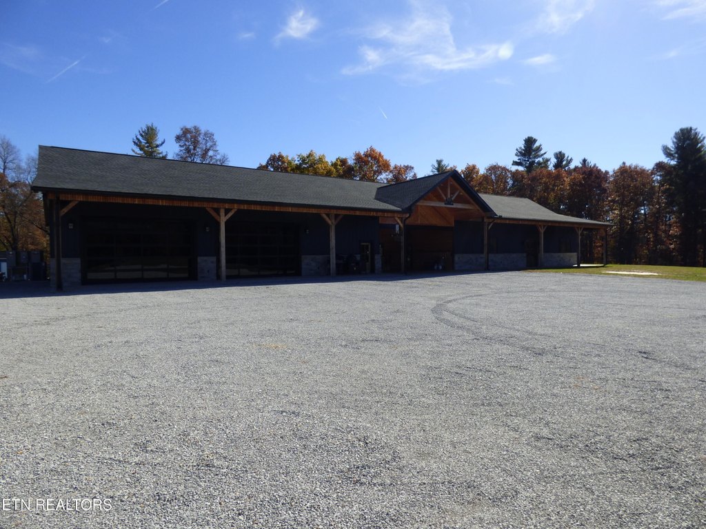 Crossville, Tennessee, 38572, United States, 2 Bedrooms Bedrooms, ,2.5 BathroomsBathrooms,Residential,Forsale,1996593