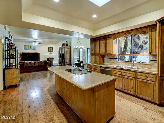 Tucson, Arizona, 85718, United States, 4 Bedrooms Bedrooms, ,3 BathroomsBathrooms,Residential,Forsale,1963534