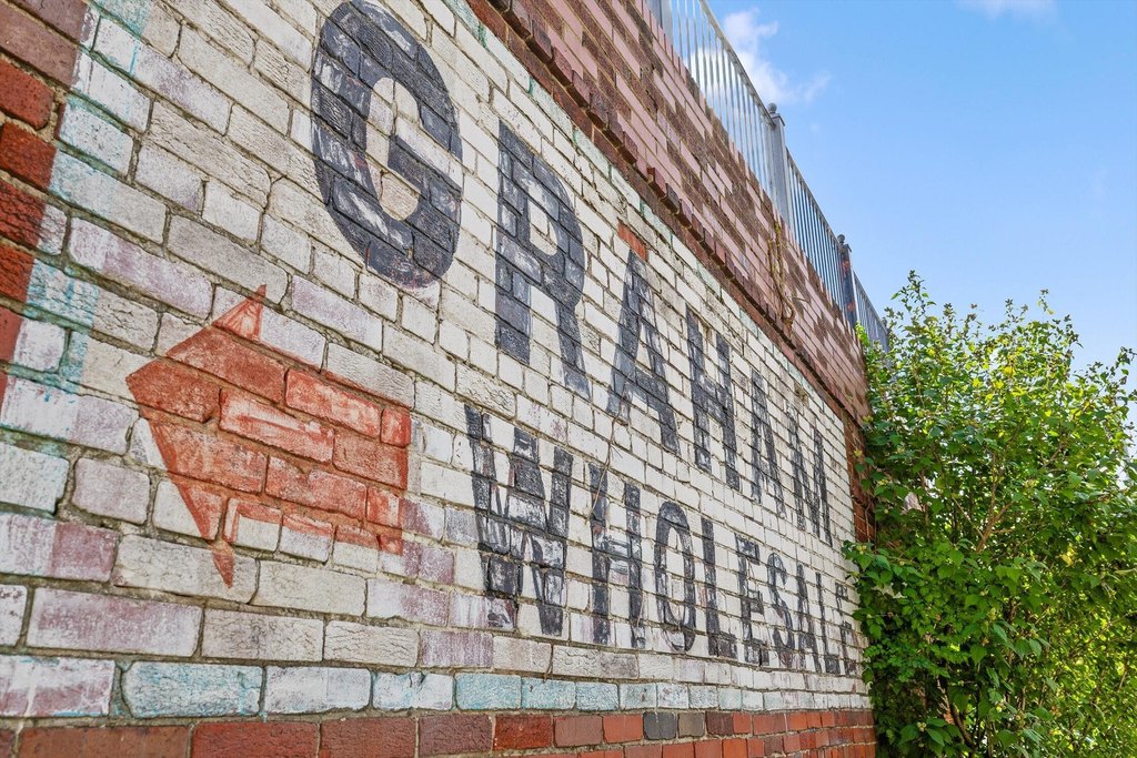 Chattanooga, Tennessee, 37402, United States, 4 Bedrooms Bedrooms, ,4.5 BathroomsBathrooms,Residential,Forsale,2011235