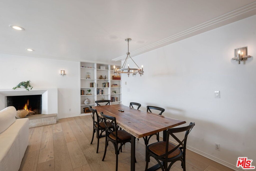 Malibu, California, 90265, United States, 2 Bedrooms Bedrooms, ,1 BathroomBathrooms,Residential,Forsale,1985963