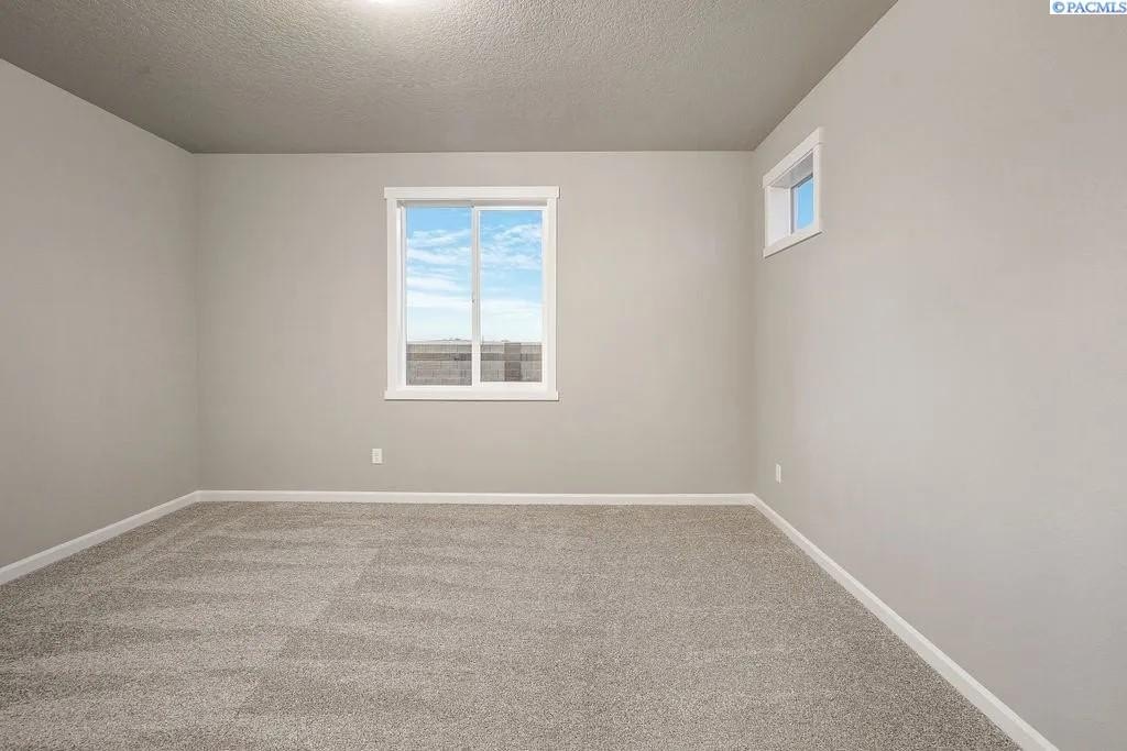 West Richland, Washington, 99353, United States, 4 Bedrooms Bedrooms, ,2 BathroomsBathrooms,Residential,Forsale,1990697