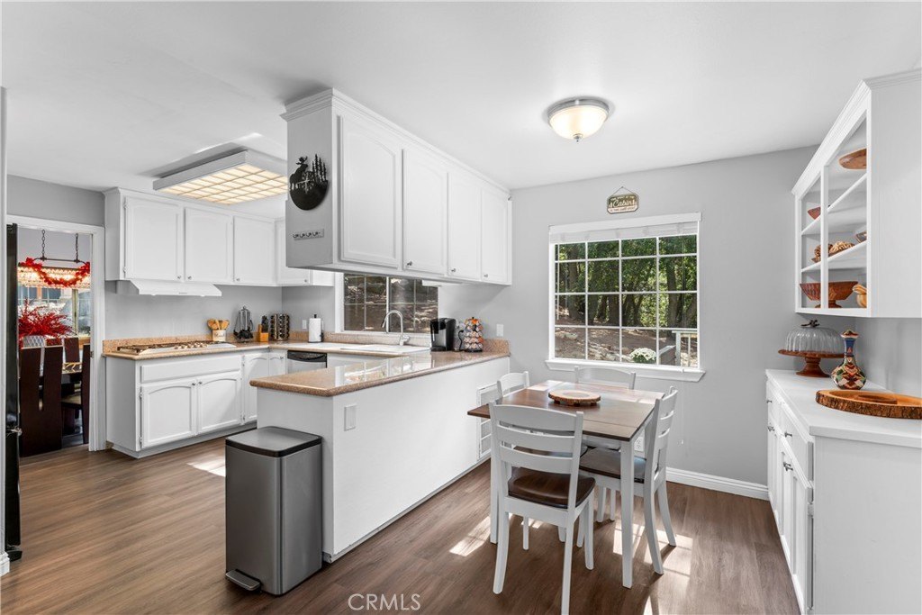 Lake Arrowhead, California, 92352, United States, 4 Bedrooms Bedrooms, ,2.5 BathroomsBathrooms,Residential,Forsale,1971038